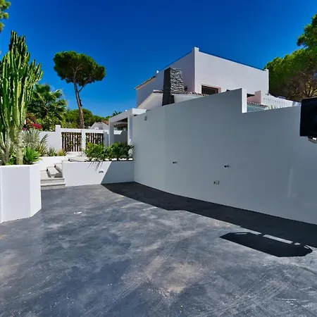 5 Bed Luxury Villa With Private Pool And Jacuzzi Villa